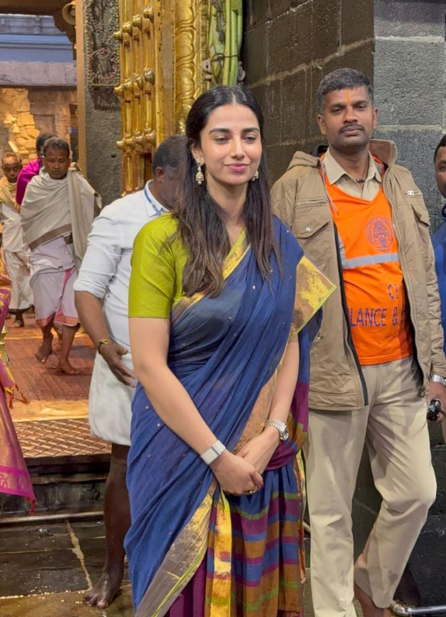 Actress Meenakshi Chaudhary Visited In Tirumala13