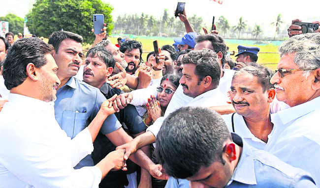 జననేతకు నీరాజనం 3