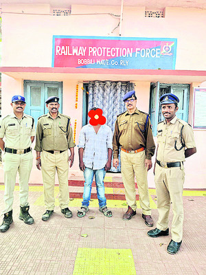 పూరిల్లు దగ్ధం 
1