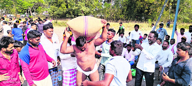 అలరించిన క్రీడా మేళా 
1