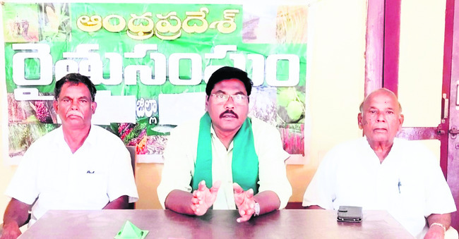 నిమ్మ రైతులకు గిట్టుబాటు ధర కల్పించాలి 
1