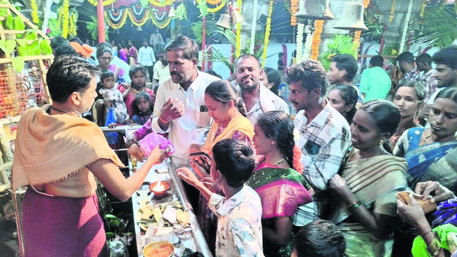 వైభవంగా అంజన్న రథోత్సవం 1