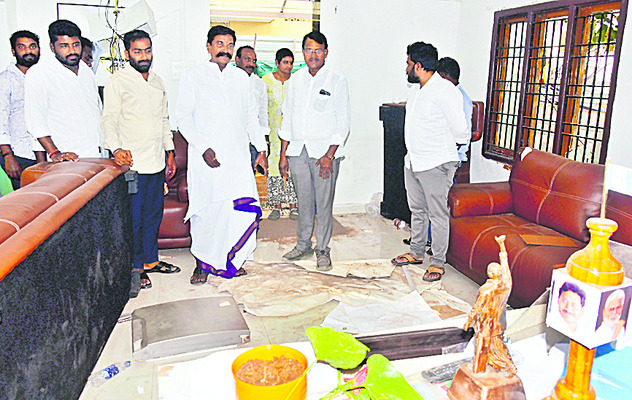 ప్రజాస్వామ్యం ఉందా..2