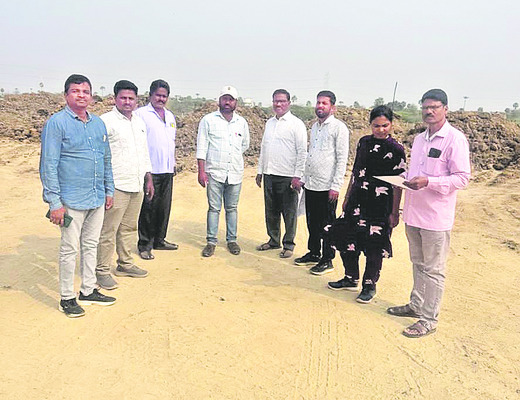 చెరువు భూములు  ఆక్రమిస్తే కఠిన చర్యలు
2