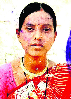 విద్యుదాఘాతంతో మహిళ మృతి1