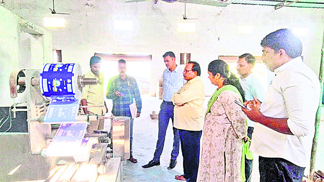 గట్టమ్మ ఆలయ  హుండీల లెక్కింపు
2