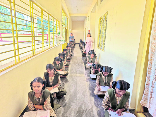 చేతి రాత.. మార్చేను భవిత..! 2