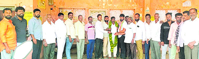 సాగునీటి కోసం రైతుల ధర్నా 2