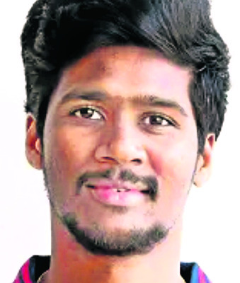 రంజీ సమరంలో విశాఖ కుర్రాళ్ల జోరు2