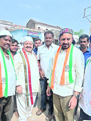 కాంగ్రెస్‌ పార్టీకి పట్టం కట్టండి1