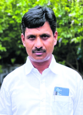 ట్రాక్టర్‌ పైనుంచి పడి చిన్నారి మృతి
1