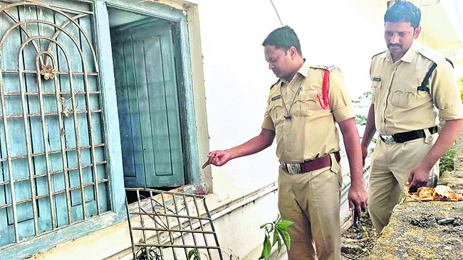 డీసీసీబీలో చోరీకి విఫల యత్నం 1