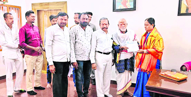 బ్రహ్మోత్సవాలకు  మంత్రికి ఆహ్వానం2