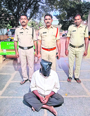 దొరికిన ఎర్రచందనం దొంగలు 1