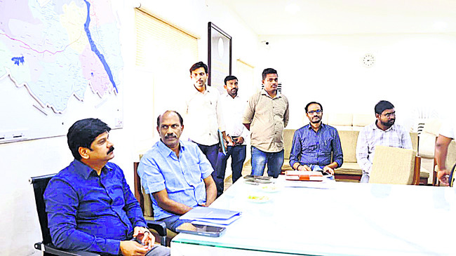 పోలింగ్‌ సిబ్బందికి  విధులు కేటాయింపు 
1