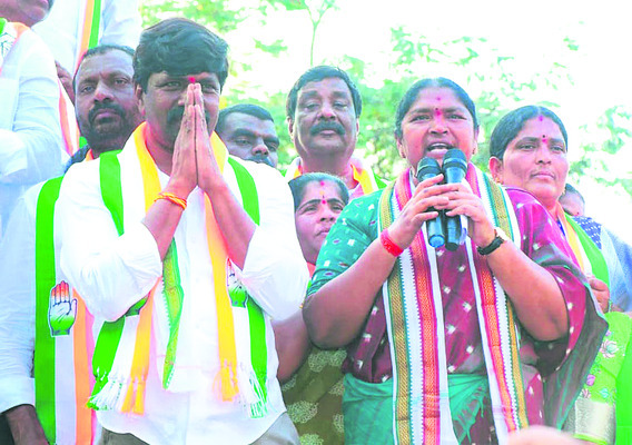 అధికార పార్టీతోనే అభివృద్ధి1