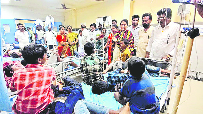 పర్యవేక్షణ కొరవడి.. బాల్యం అవస్థలు పడి1