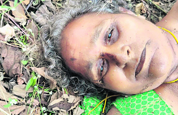 రైలు కింద పడి ఇద్దరు మహిళలు మృతి 1