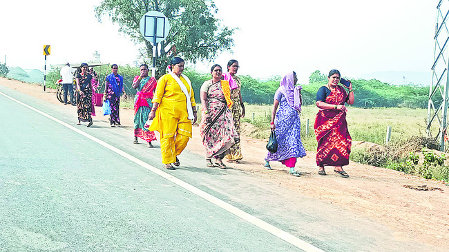 కాలినడకన మల్లన్న చెంతకు..1