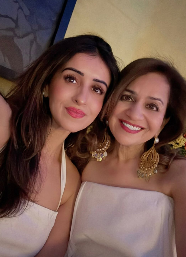 Actress Anshu and Anjala Zaveri Friend Birthday Celebration 11