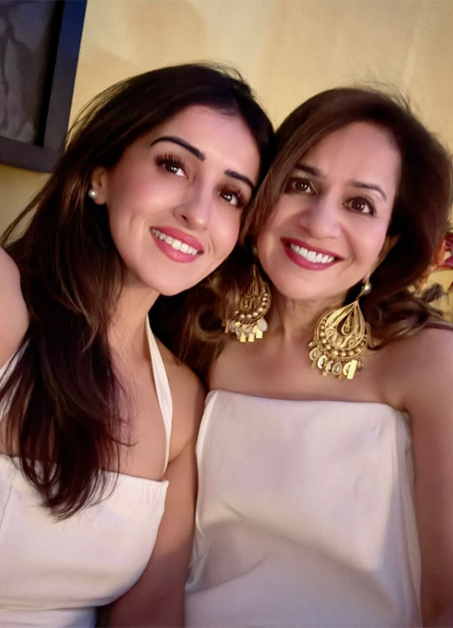 Actress Anshu and Anjala Zaveri Friend Birthday Celebration 6