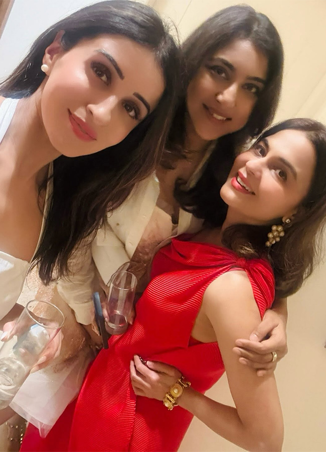 Actress Anshu and Anjala Zaveri Friend Birthday Celebration 7