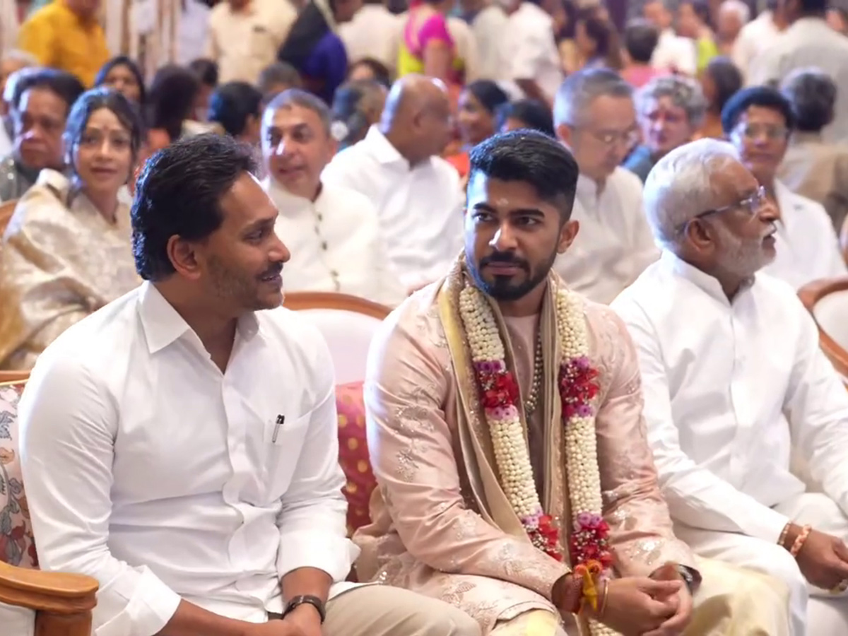 YS Jagan Attends Marriage At Chennai Hero Surya and Karthi 17