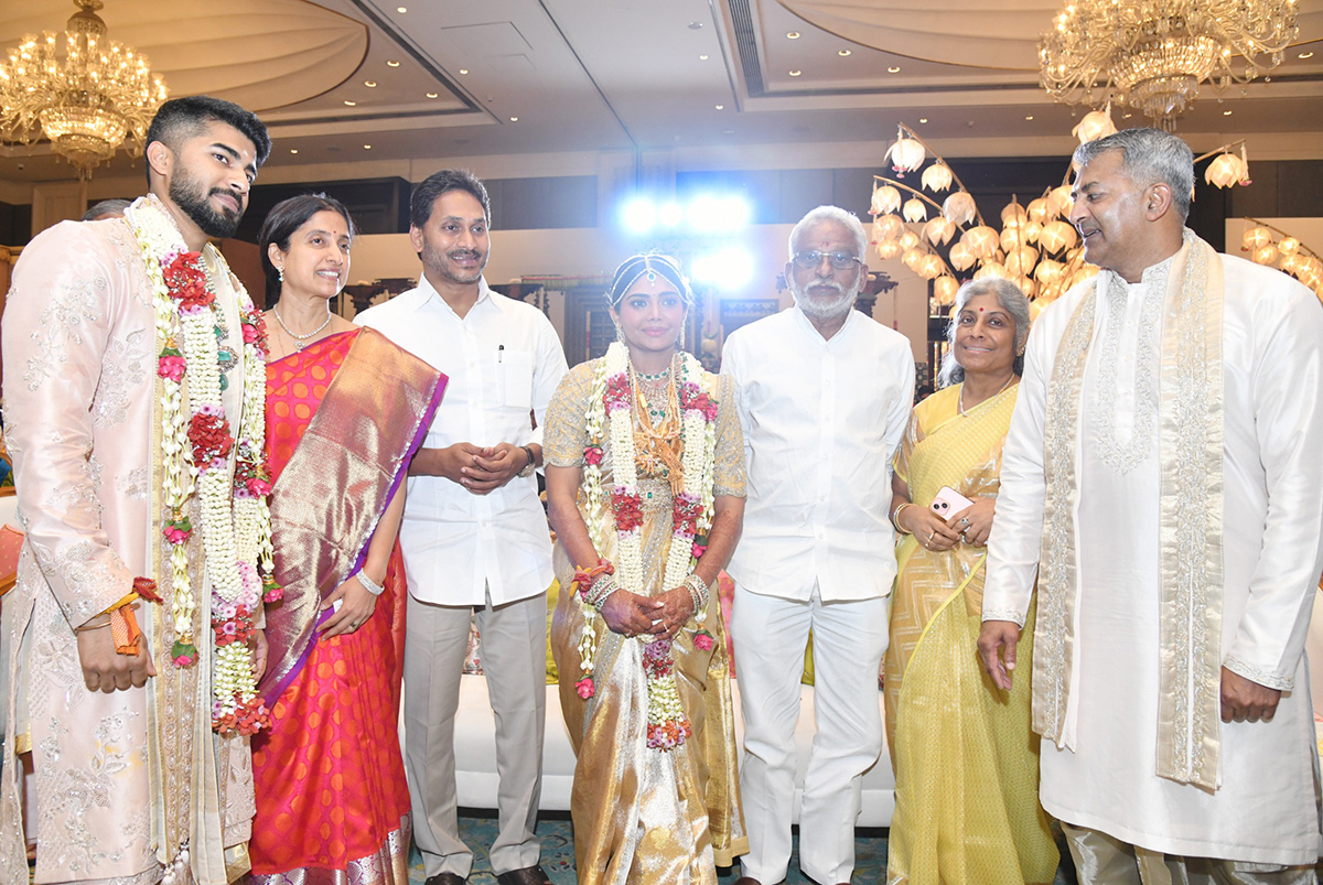 YS Jagan Attends Marriage At Chennai Hero Surya and Karthi 5
