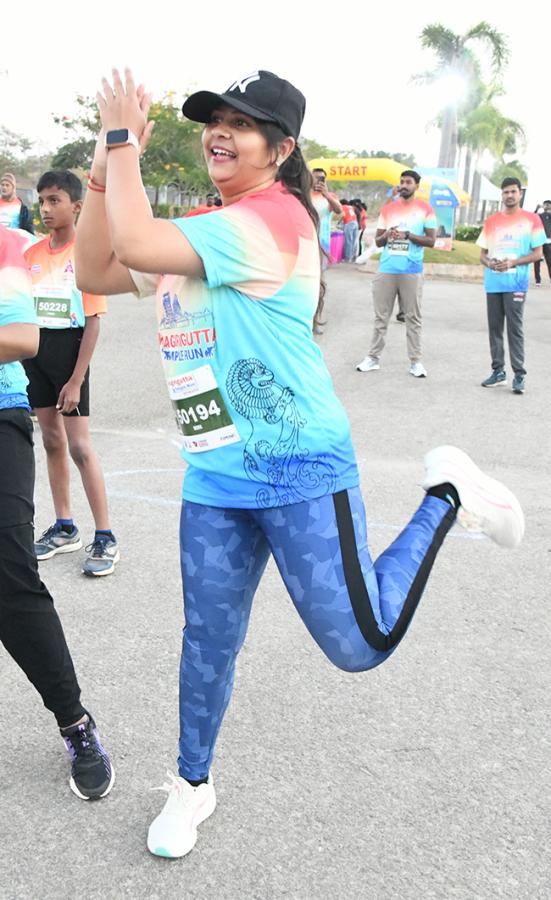 Yadagirigutta Temple Run 2026 in Sakshi New13