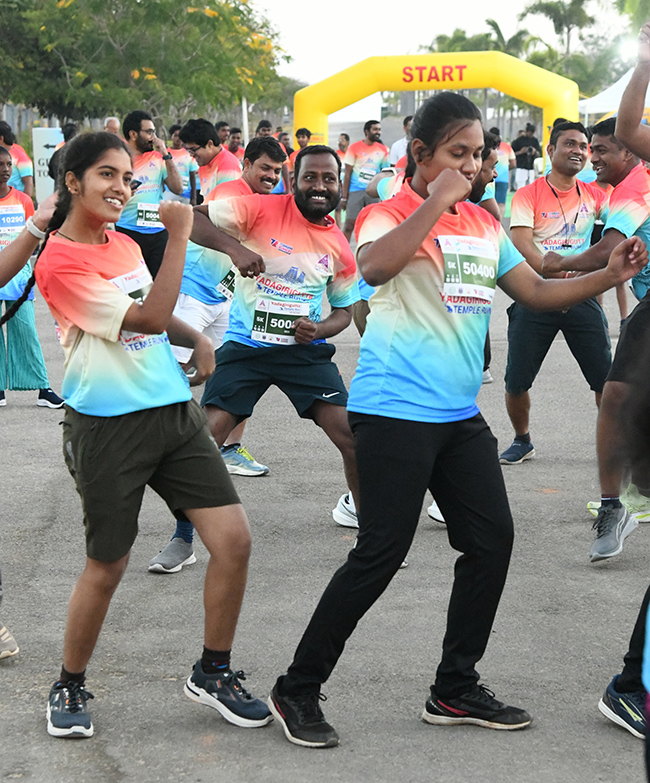 Yadagirigutta Temple Run 2026 in Sakshi New15