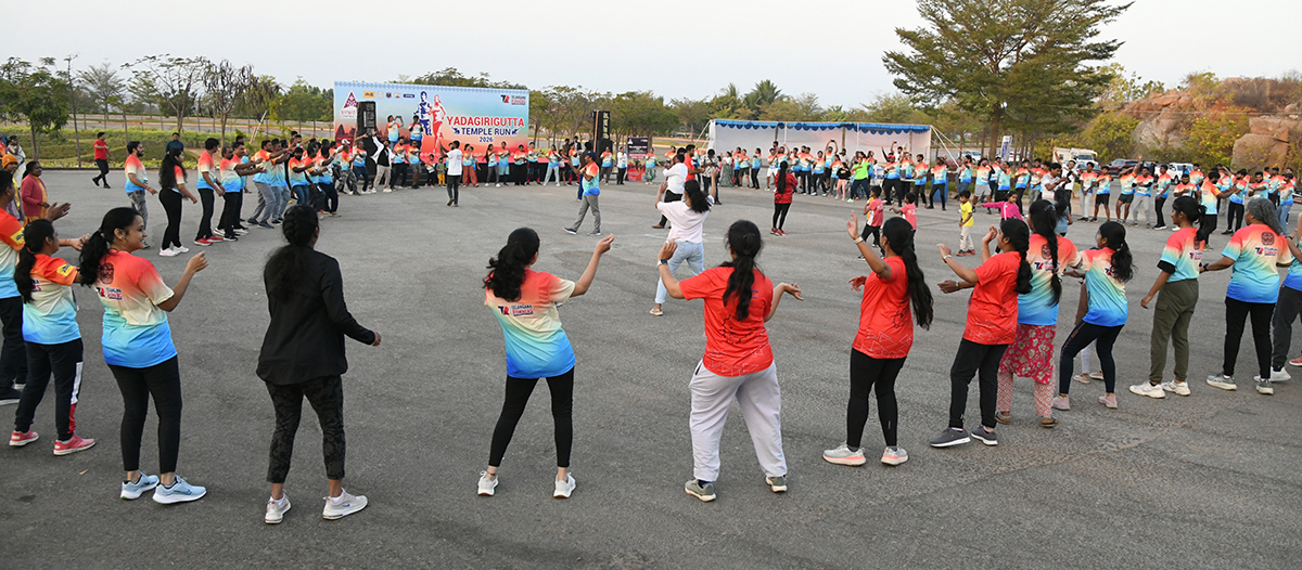 Yadagirigutta Temple Run 2026 in Sakshi New19