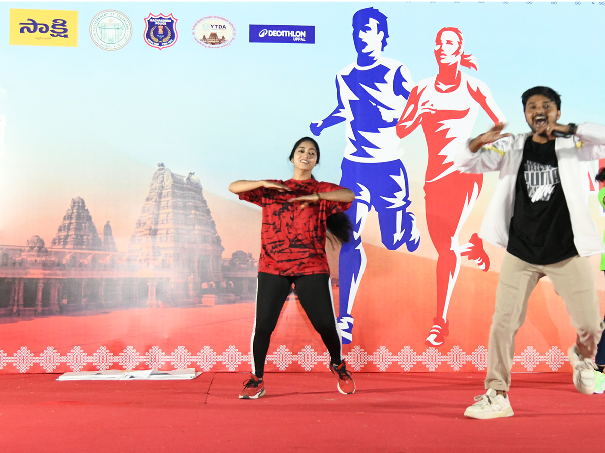 Yadagirigutta Temple Run 2026 in Sakshi New22