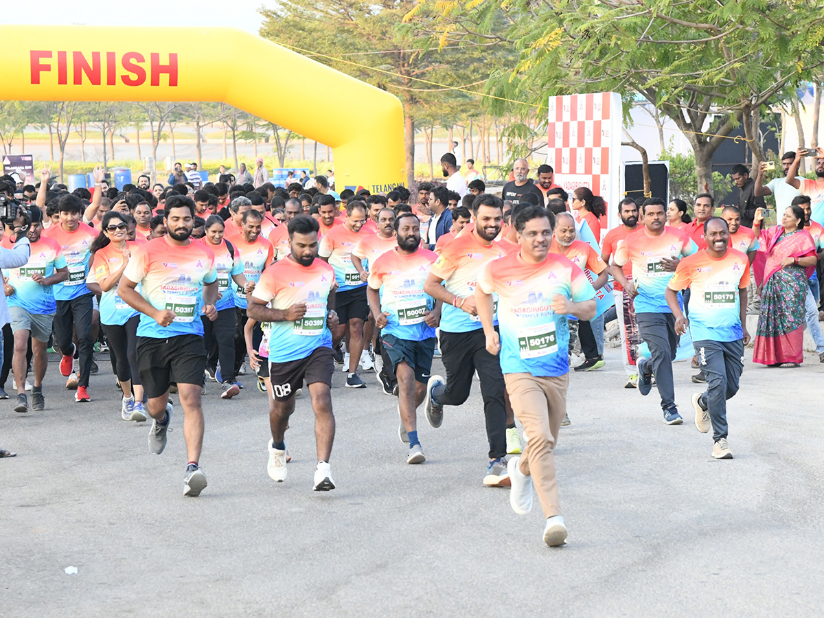 Yadagirigutta Temple Run 2026 in Sakshi New32