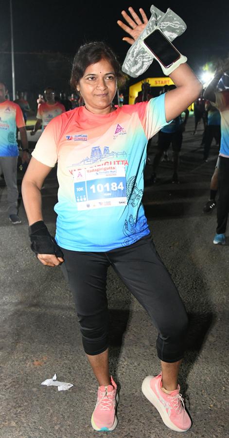 Yadagirigutta Temple Run 2026 in Sakshi New8