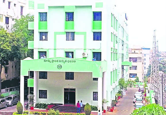 ఉక్కుపై కక్ష..ఈపీడీసీఎల్‌కు శిక్ష!1