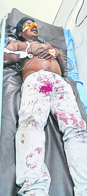 స్కూటీపై  నలుగురు ప్రయాణం
1