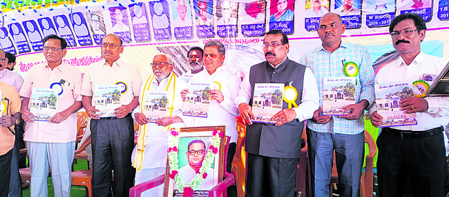 బడిలో జ్ఞాపకాల జడివాన1