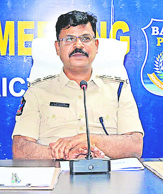 బహిరంగంగా మద్యం తాగేవారిపై చర్యలు1