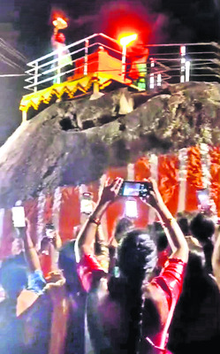 నేత్రపర్వం.. గిరిప్రదక్షిణం1