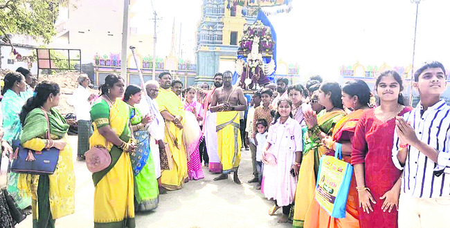 వైభవంగా  గరుడ వాహనసేవ2