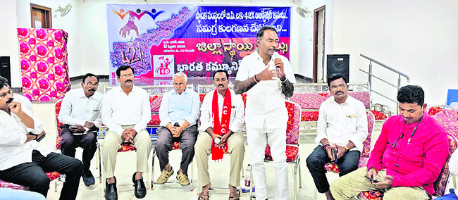 చట్టసభల్లో బీసీలకు 42 శాతం రిజర్వేషన్లు కల్పించాలి1