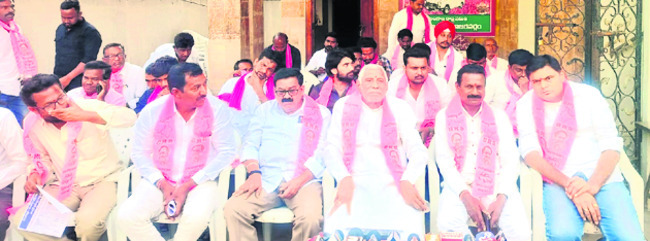 45 వేల ఉద్యోగాల హామీ ఏమైంది1