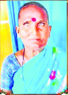 చెరువులో మొసలి కలకలం 
3