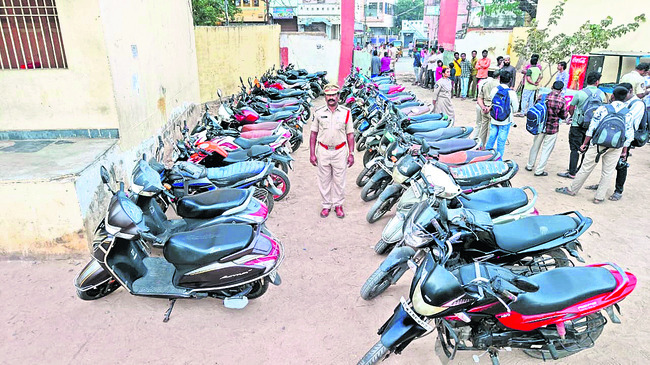 కొండదిబ్బలో కార్డన్‌ సెర్చ్‌ 1