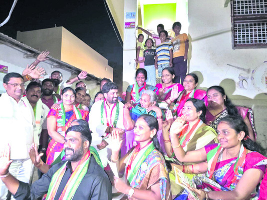 కాంగ్రెస్‌తోనే అభివృద్ధి
2