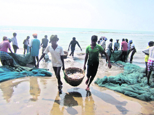 అలలపై ఆశల వల 1