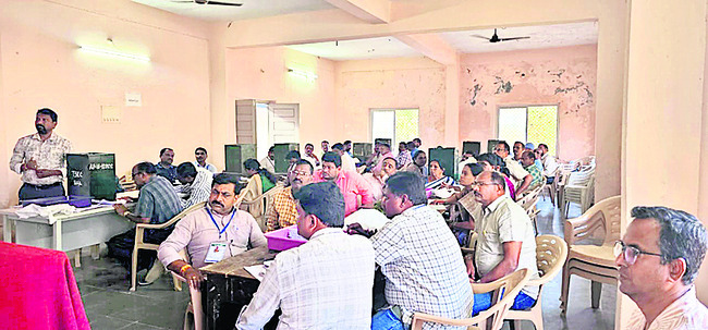 ఎన్నికల ప్రక్రియ సమర్థవంతంగా నిర్వహించాలి1