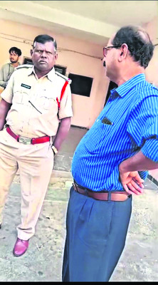 ఎస్సీ స్టడీ సర్కిల్‌లో  వార్డెన్‌ చేతివాటం 1