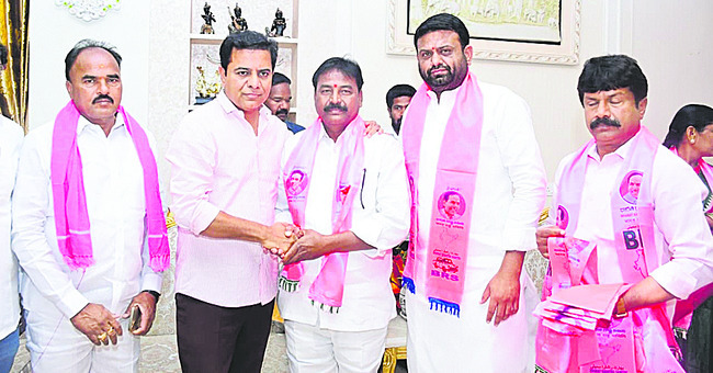 అక్రిడిటేషన్‌ కార్డులకు దరఖాస్తుల ఆహ్వానం 
1