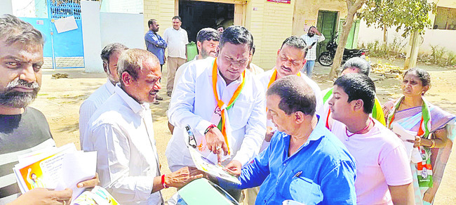 ‘గుర్తు’ంచుకొని.. ఓటు వేయమని 8